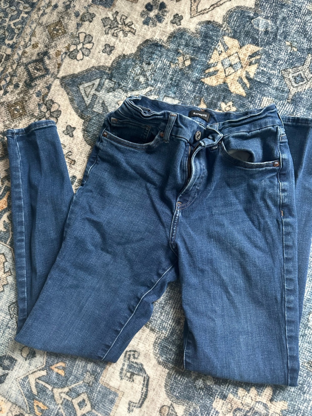 Express Women's Skinny Jeans - Medium Blue Wash